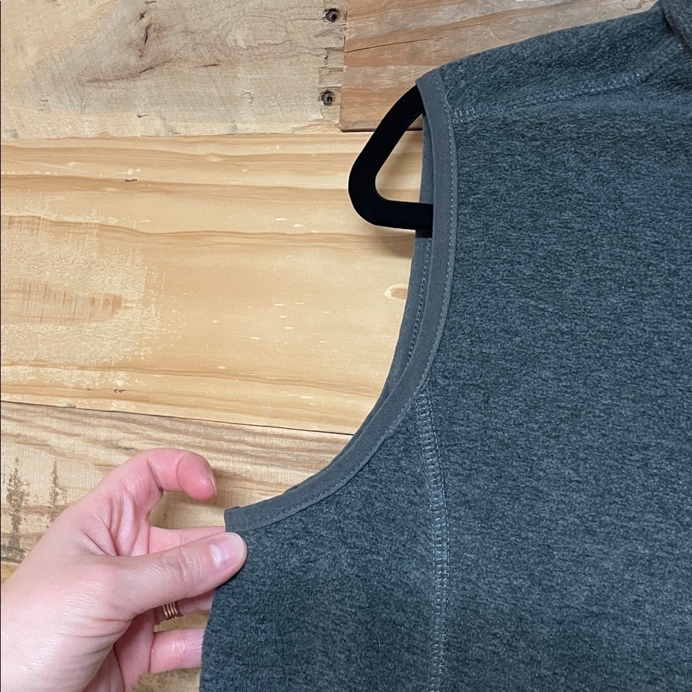 Lands' End size Small Charcoal Super Soft Fleece Zip-Up Vest with Pockets - Picture 6 of 9